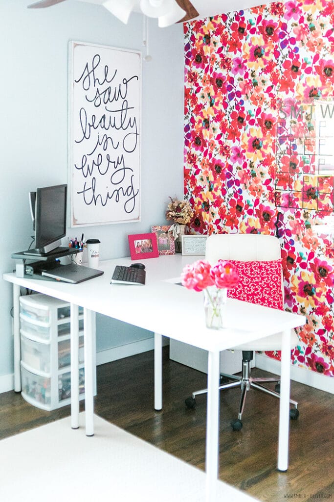 17 Lovely Women's Home Office Ideas