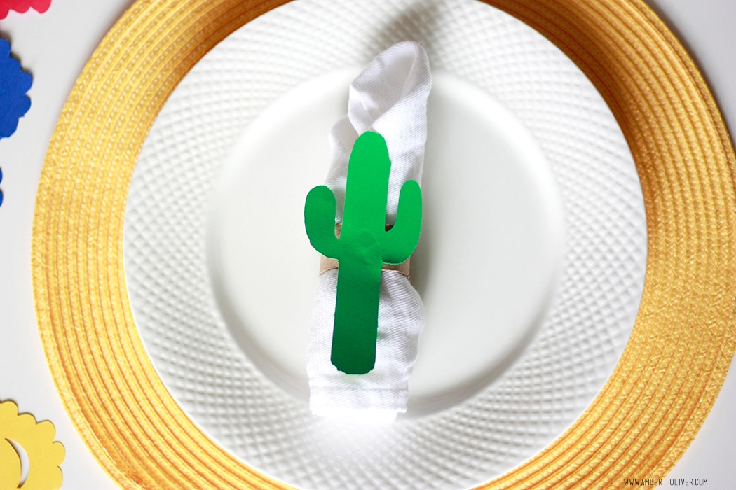 DIY Cinco de Mayo party decor! papel picado banner, DIY cactus napkin ring, and drink flags! FREE DOWNLOAD for Silhouette