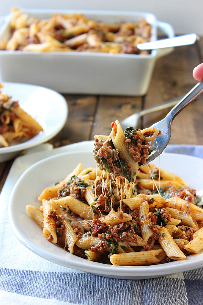 slow-cooker-beef-cheese-pasta the cooking jar