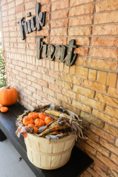DIY Oversized Words - How to cut Wooden Cut Outs