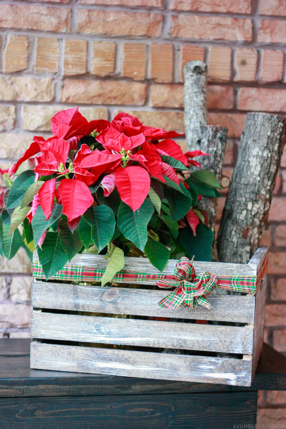 DIY Christmas crate - how to create weather and distressed wood