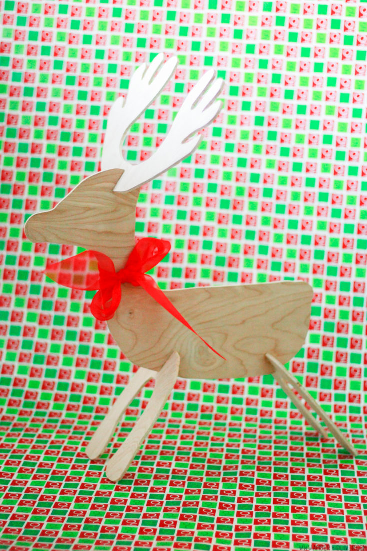 DIY Reindeer cut out - how to use the scroll saw. Video and free printable!