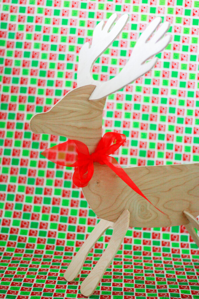 DIY Reindeer cut out - how to use the scroll saw. Video and free printable!