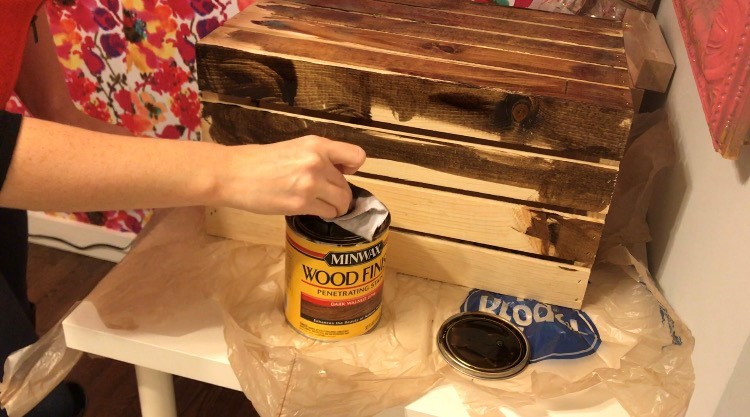 diy-christmas-crate-2