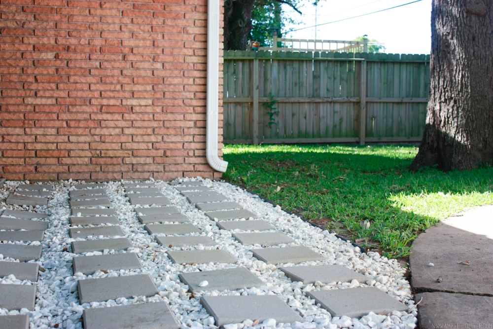 can you paint patio pavers