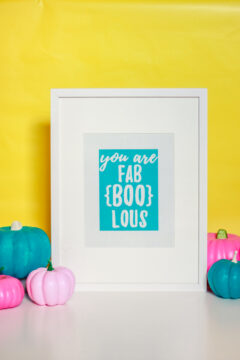 Bright color painted pumpkins and free punny halloween printables!