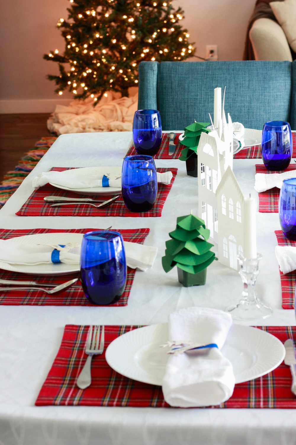 Holiday Dinner Party with Cricut