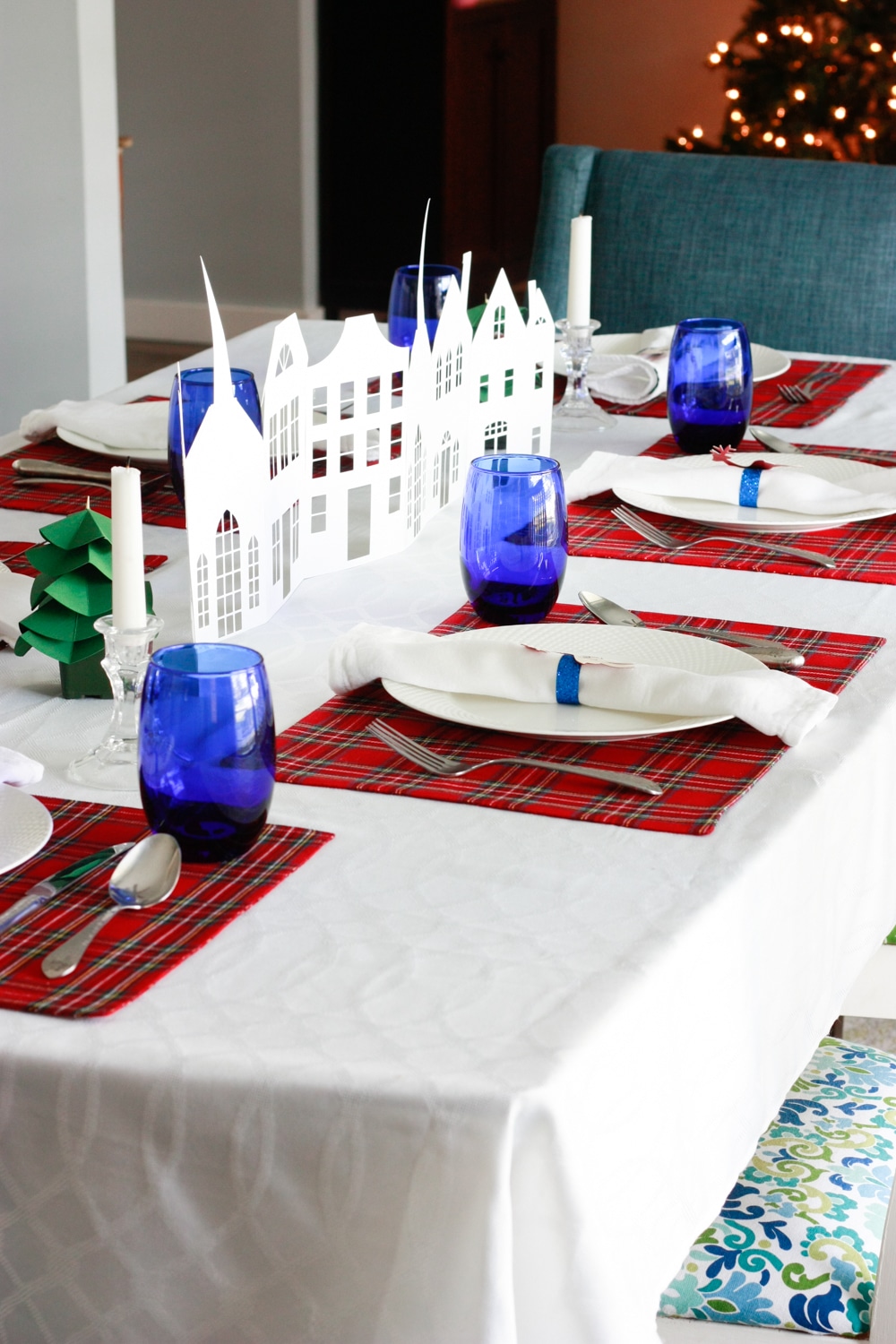 Holiday Dinner Party with Cricut