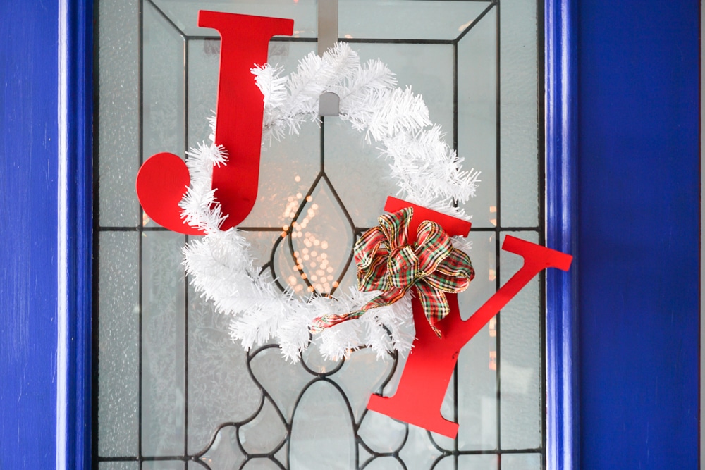 How to make a JOY holiday wreath!