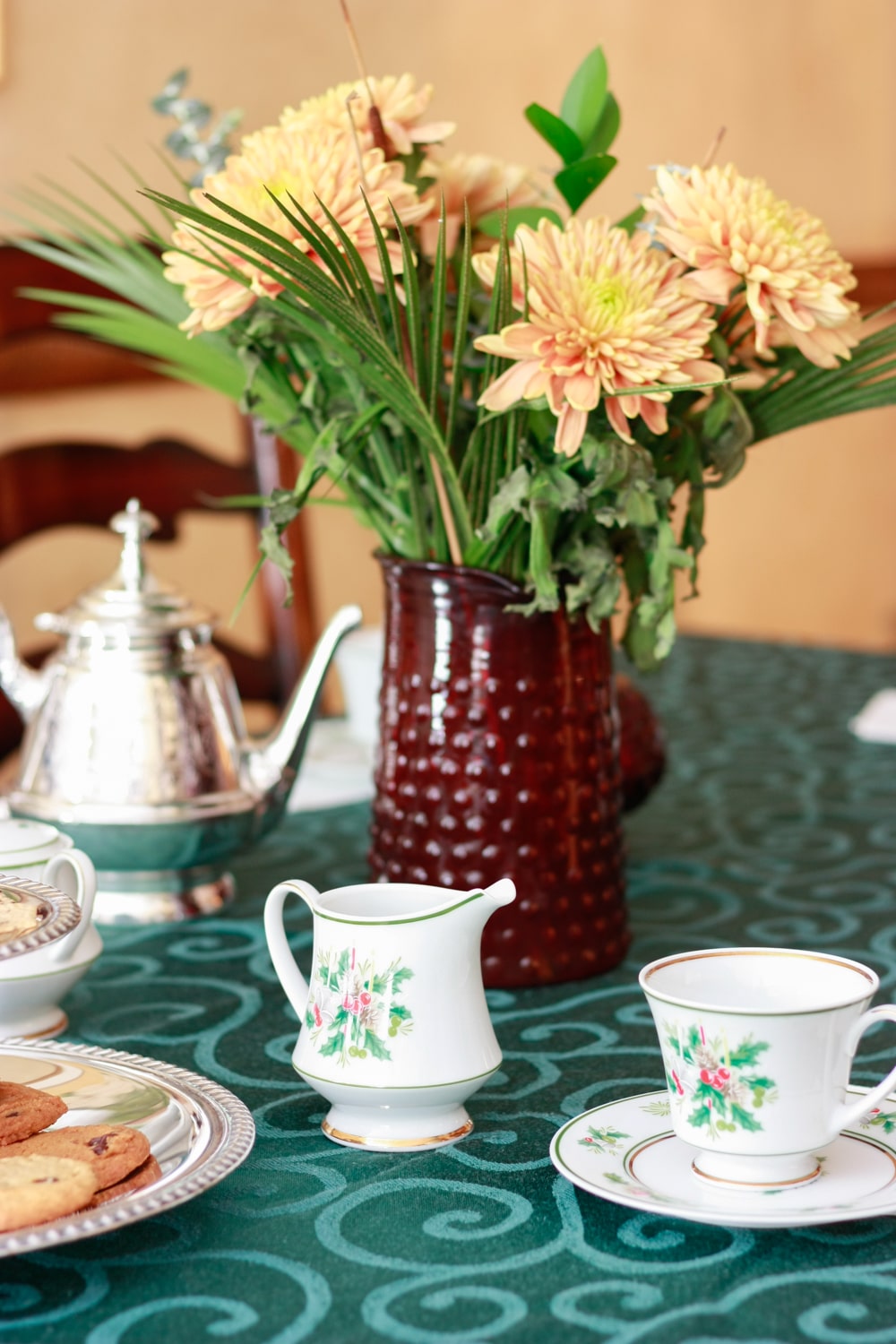 Hosting a Holiday Tea Party with Milo's Tea 