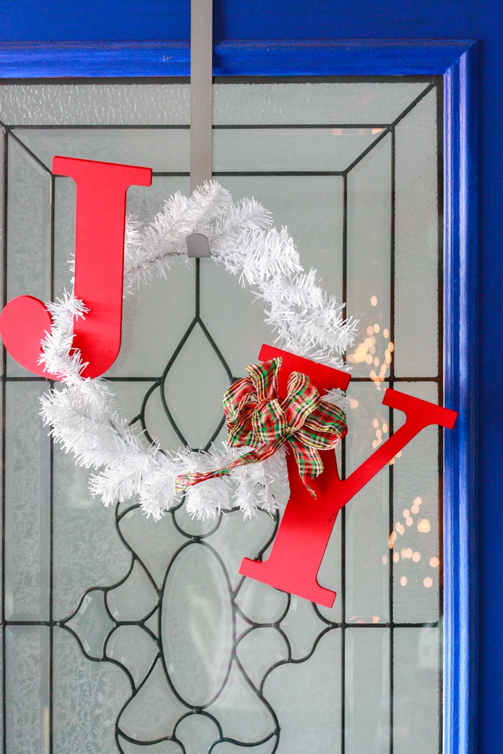 How to make a JOY holiday wreath!