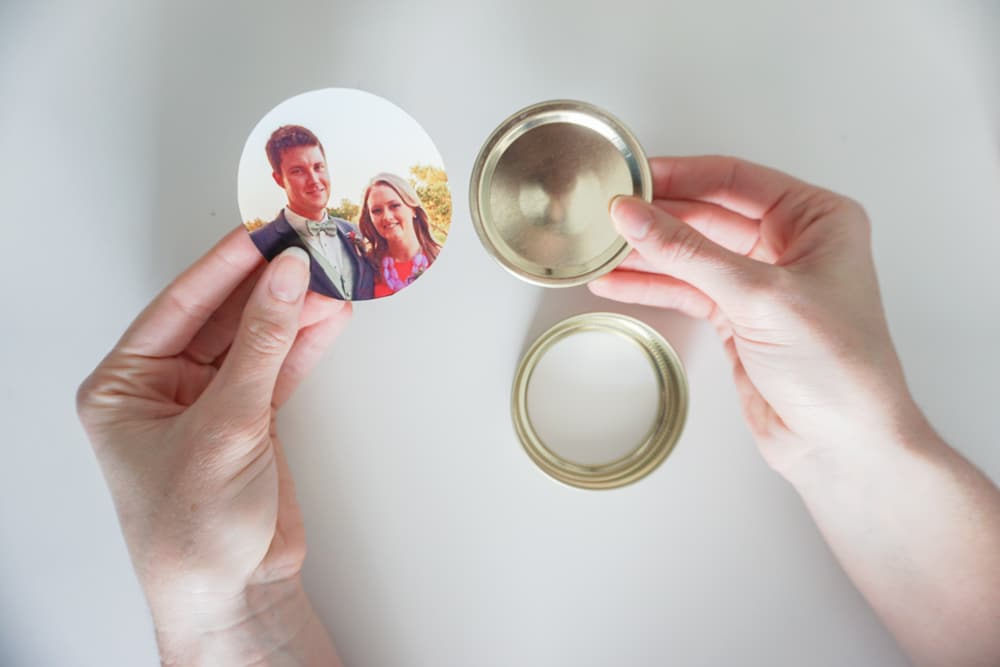 Mason Jar Lid Magnets - DIY Photo Magnets!