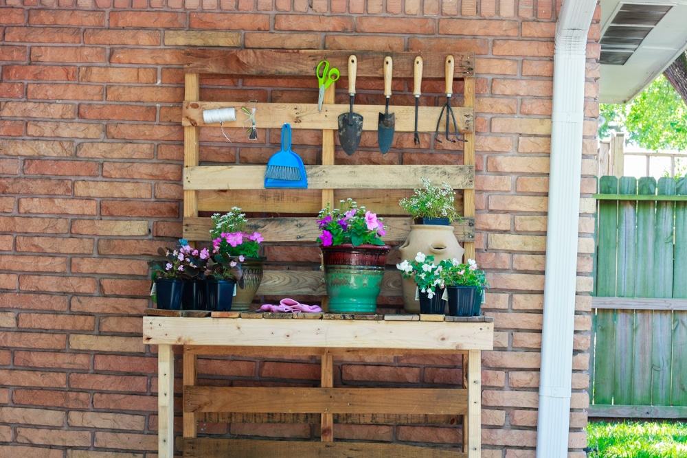 DIY Potting Bench made from pallets