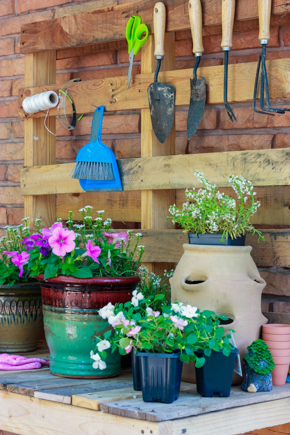 DIY Potting Bench made from pallets