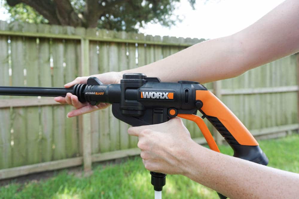 How to clean wood fence - with the WORX hydroshot