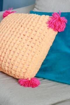 how to make a loopity loops pillow