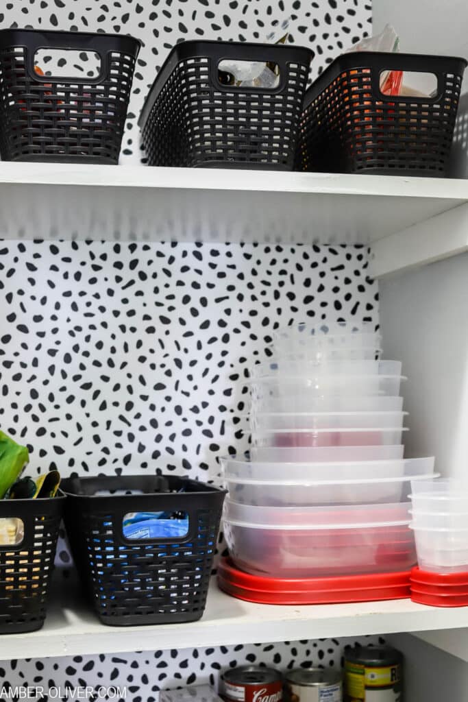 pantry organized into zones - rubbermaid easy find lids