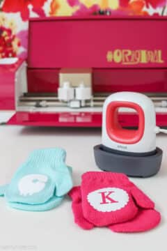 Create monogrammed mittens quickly and easily using the Cricut EasyPress Mini!