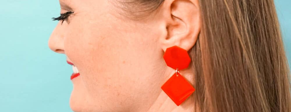 diy earrings made from resin!