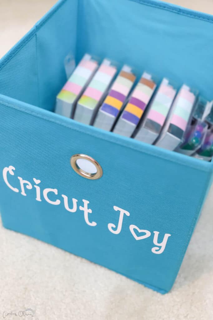 How to Make Vinyl Storage Bin Labels with a Cricut