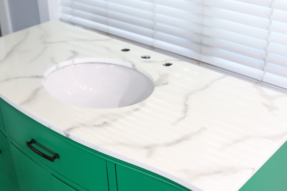 https://amber-oliver.com/wp-content/uploads/2021/11/Amber-Oliver-painted-countertop-49.jpg