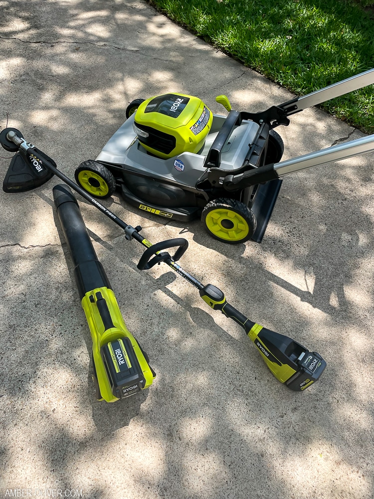 outdoor lawn equipment that runs on battery
