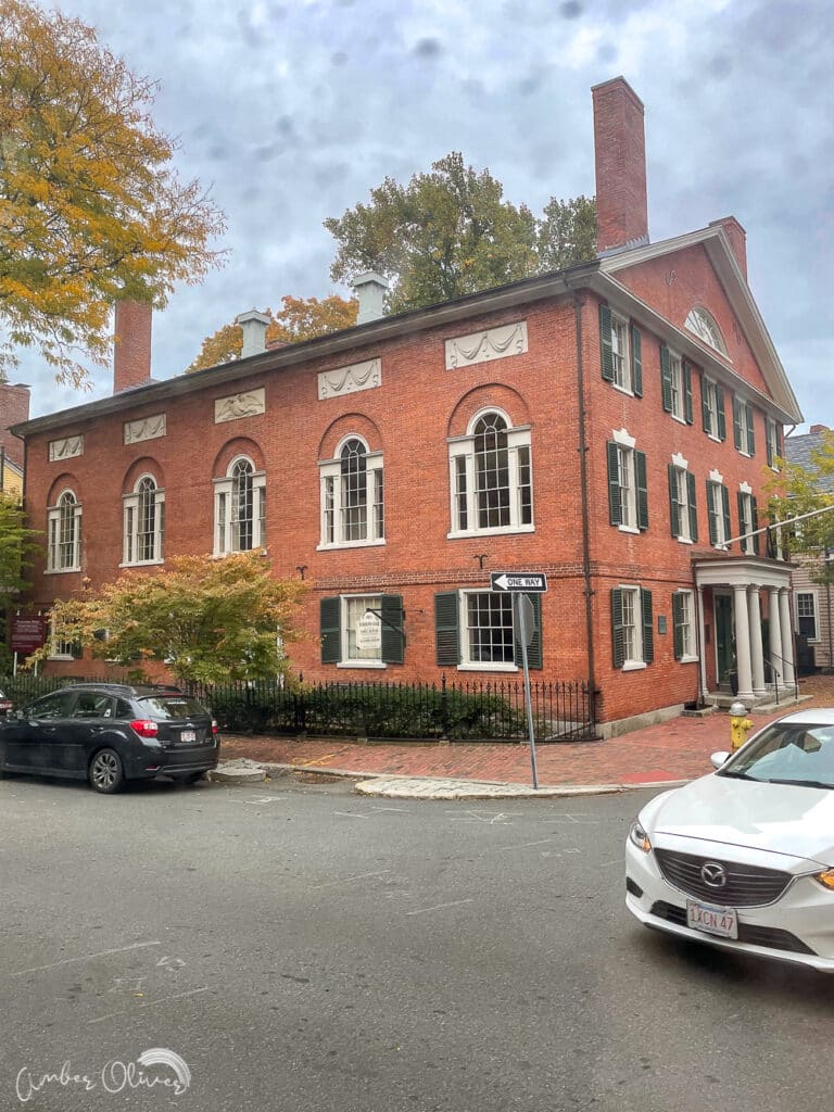 tons of historic homes and buildings in salem, ma to see on a day trip