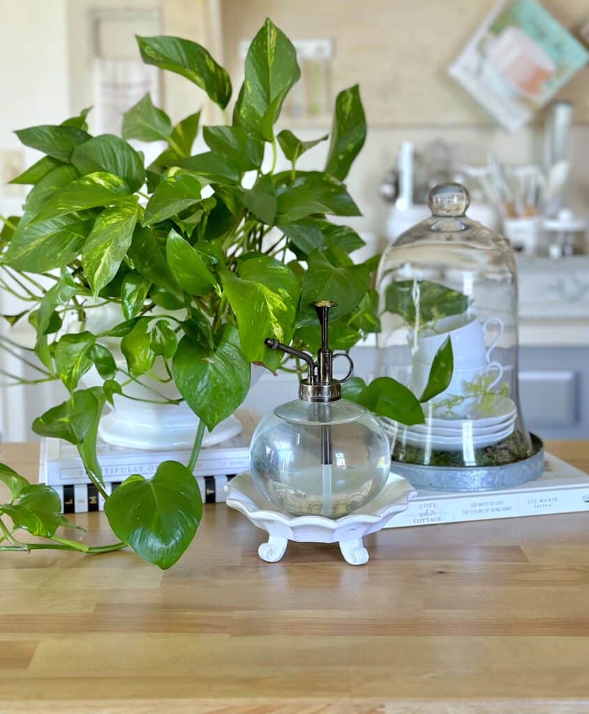 how-to-decorate-a-kitchen-island-25-chic-styling-tips